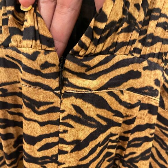 Song Of Style Revolve Hope Maxi Dress in Tiger Multi.Size S - Picture 11 of 16